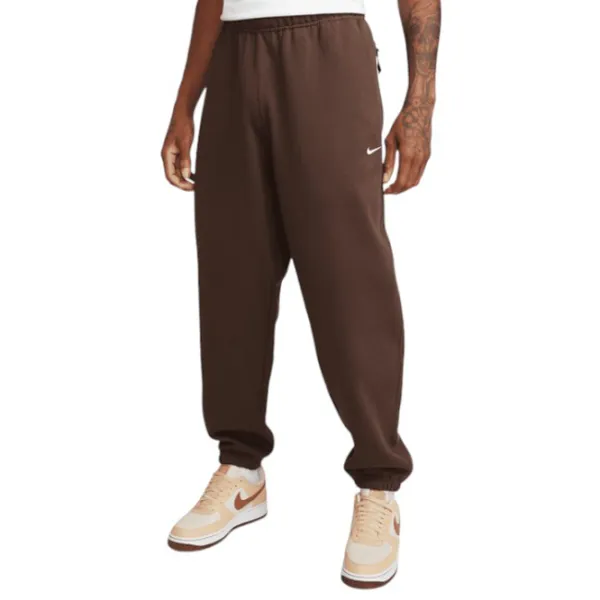 Pantaloni sportivi pentru bărbați Nike M Nk Solo Swsh Flc Cf Pant L / Brown photo 1 Pantaloni sportivi pentru bărbați Nike M Nk Solo Swsh Flc Cf Pant L / Brown photo 1