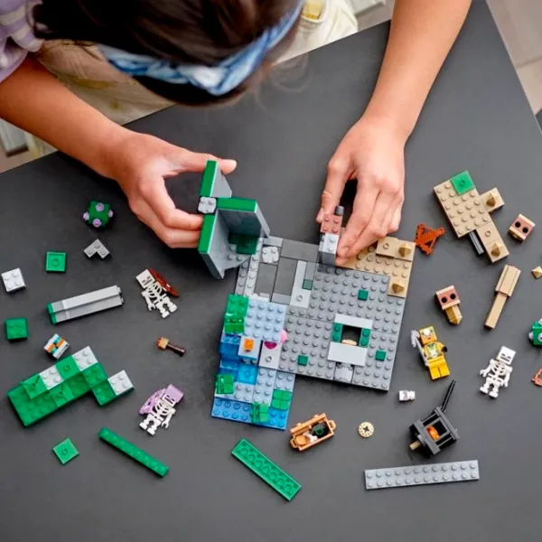 Constructor LEGO The Skeleton Dungeon Figuri/ Multicolor photo 7 Constructor LEGO The Skeleton Dungeon Figuri/ Multicolor photo 7