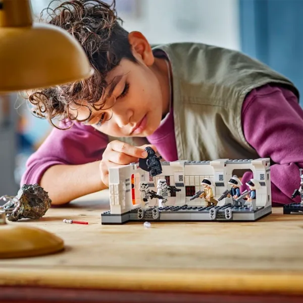 Constructor LEGO Boarding the Tantive IV Scenă din film/ Multicolor photo 8