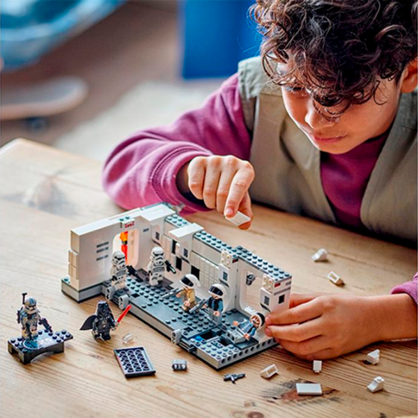 Constructor LEGO Boarding the Tantive IV Scenă din film/ Multicolor photo 9