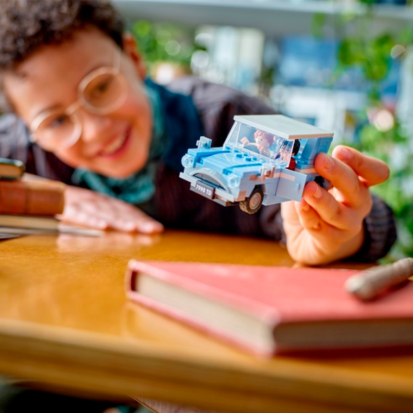 Constructor LEGO Flying Ford Anglia Scenă din film/ Multicolor photo 11