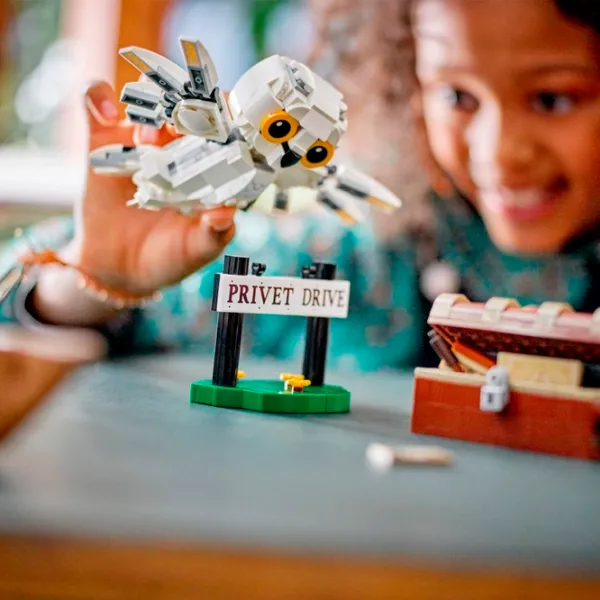 Constructor LEGO Hedwig At 4 Privet Drive Scenă din film/ Multicolor photo 10