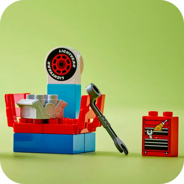 Constructor LEGO Mack at the Race Personaj de film/ Multicolor photo 5