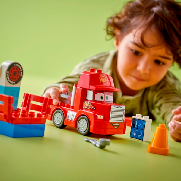 Constructor LEGO Mack at the Race Personaj de film/ Multicolor photo 9
