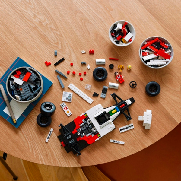 Конструктор LEGO McLaren MP4/ 4 & Ayrton Senna Автомобиль/ Разноцветный photo 11