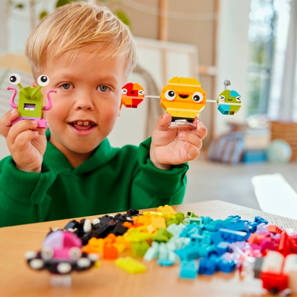 Constructor LEGO Creative Space Planets Clasic/ Multicolor photo 12 Constructor LEGO Creative Space Planets Clasic/ Multicolor photo 12