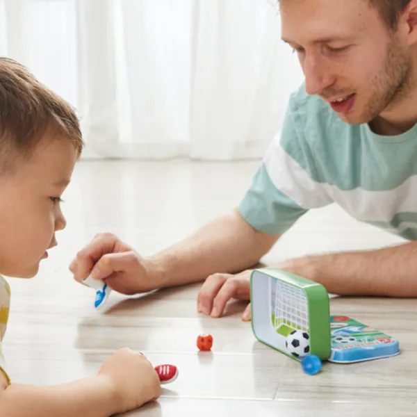 Настольная игра Hape Fingerfootball 3+/ Футбол photo 3