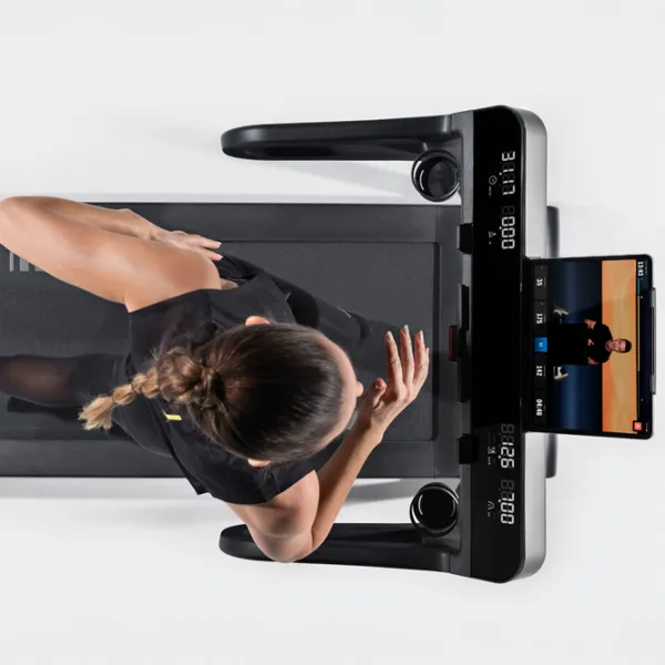 Беговая дорожка Technogym MyRun 20 км/ч / 140 кг / Черный photo 2