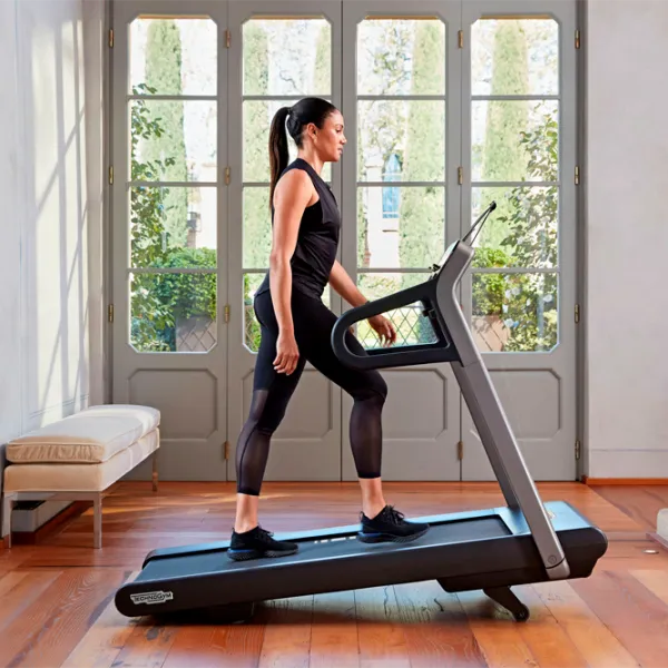 Беговая дорожка Technogym MyRun 20 км/ч / 140 кг / Черный photo 5