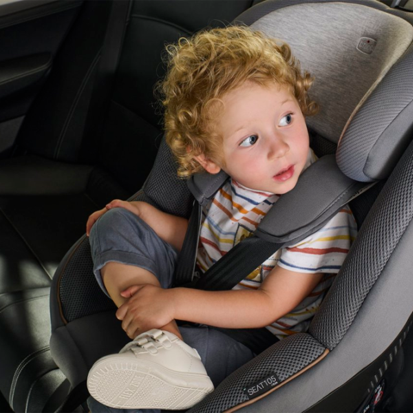 Детское автокресло Chicco One Seat I-Size  15 месяцев - / 19.5 кг / Posh Black photo 4 Детское автокресло Chicco One Seat I-Size  15 месяцев - / 19.5 кг / Posh Black photo 4