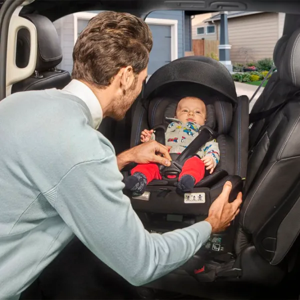 Детское автокресло Chicco Unico Evo Air i-Size  0 месяцев - 12 лет / 18 кг / Черный photo 4 Детское автокресло Chicco Unico Evo Air i-Size  0 месяцев - 12 лет / 18 кг / Черный photo 4