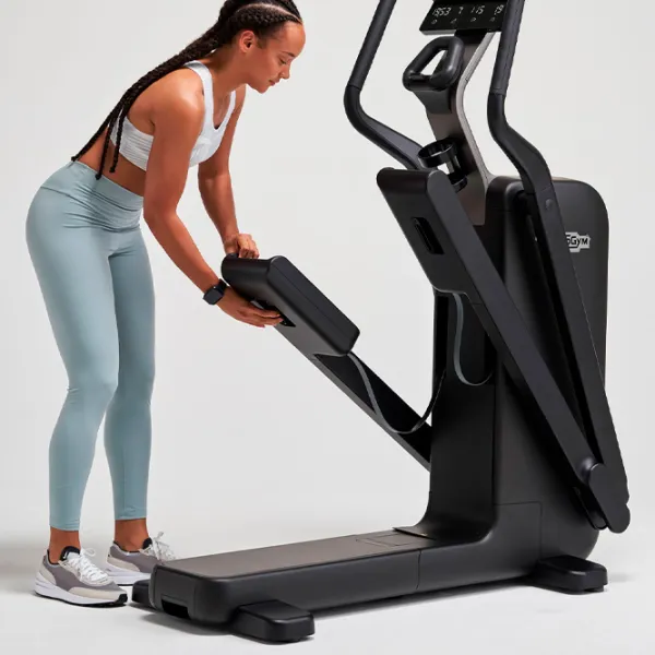 Эллиптический тренажер Technogym Elliptical Привод: Передний / 130 кг / Черный photo 5