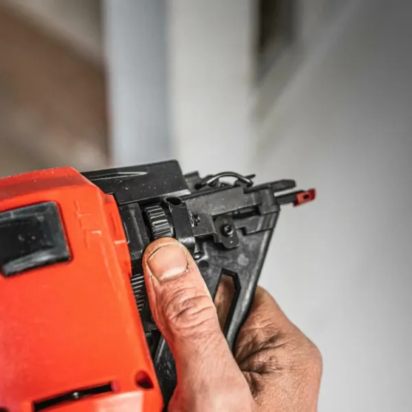 Pistol pneumatic Milwaukee M18 FN16GA-0 Red /  photo 2