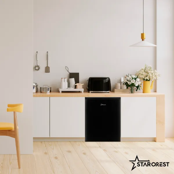 Frigider Starcrest SF-660BLK cu congelator sus 66 l / 63 cm / Black photo 6