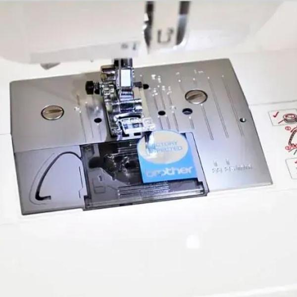 Mașină de cusut Brother HF-27 Electromecanică / White photo 8