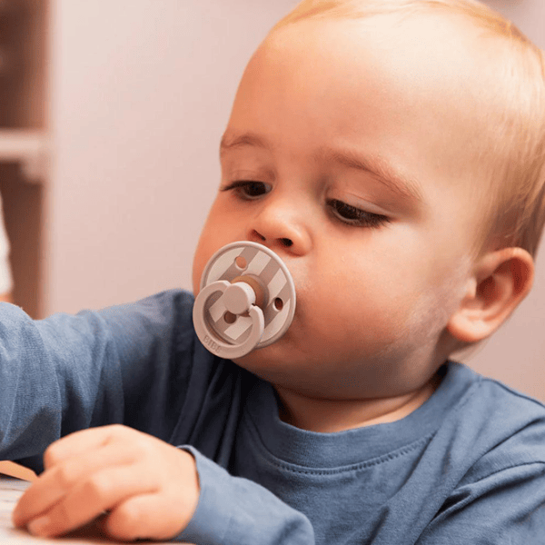 Соска круглая Bibs Studio Colour 12022105 Унисекс / 6 месяцев - 18 месяцев / Латекс / Песочный photo 6 Соска круглая Bibs Studio Colour 12022105 Унисекс / 6 месяцев - 18 месяцев / Латекс / Песочный photo 6