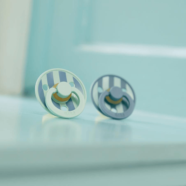 Соска круглая Bibs Studio Colour 12022102 Унисекс / 6 месяцев - 18 месяцев / Латекс / Бензин photo 4 Соска круглая Bibs Studio Colour 12022102 Унисекс / 6 месяцев - 18 месяцев / Латекс / Бензин photo 4