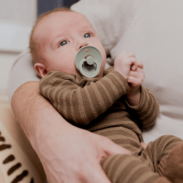 Suzetă cu tetina rotundă Bibs Colour 110461 Unisex / 0 luni - 6 luni / Latex / Petrol photo 4 Suzetă cu tetina rotundă Bibs Colour 110461 Unisex / 0 luni - 6 luni / Latex / Petrol photo 4