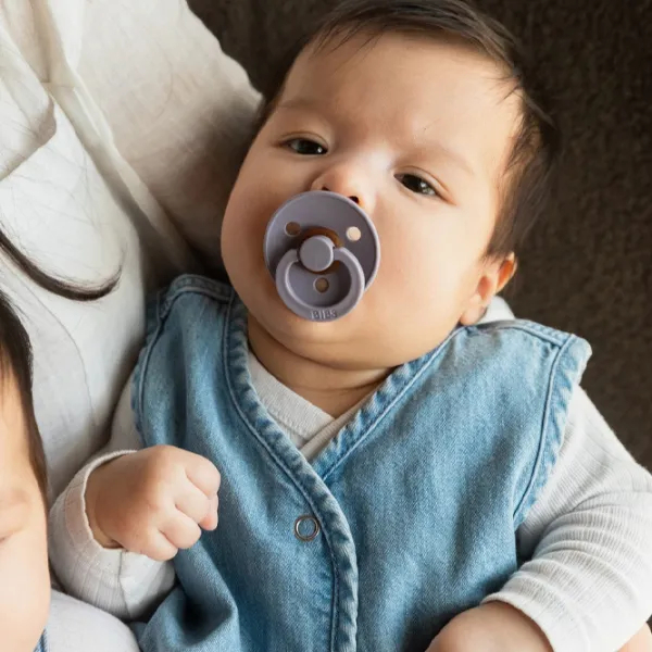 Suzetă cu tetina rotundă Bibs Colour 110461 Unisex / 0 luni - 6 luni / Latex / Petrol photo 5 Suzetă cu tetina rotundă Bibs Colour 110461 Unisex / 0 luni - 6 luni / Latex / Petrol photo 5