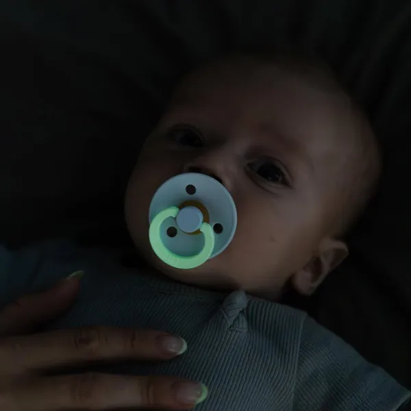 Соска круглая Bibs Colour Glow 120455 Унисекс / 6 месяцев - 18 месяцев / Латекс / Глубокий космос photo 4