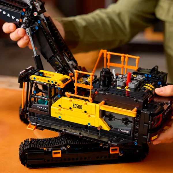 Constructor LEGO Volvo EC500 Hybrid Transport/ Black photo 4