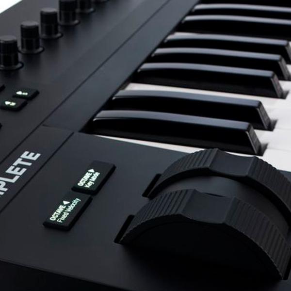 MIDI claviatură Native Kontrol A25 25 / Compact photo 4