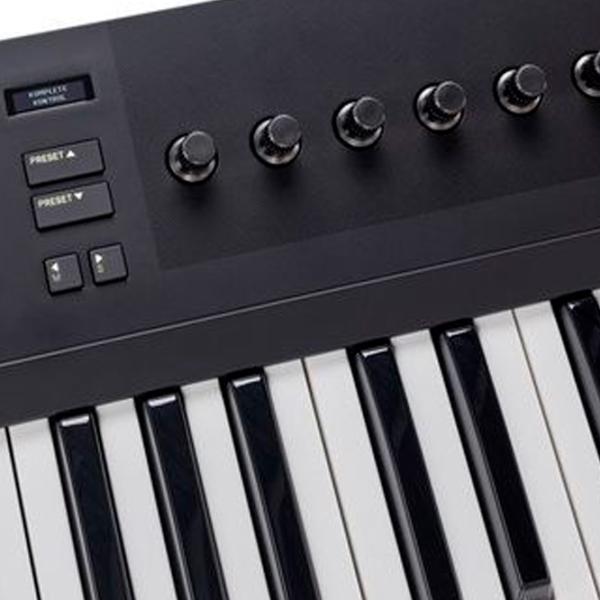 MIDI claviatură Native Kontrol A61 61 / Compact photo 7