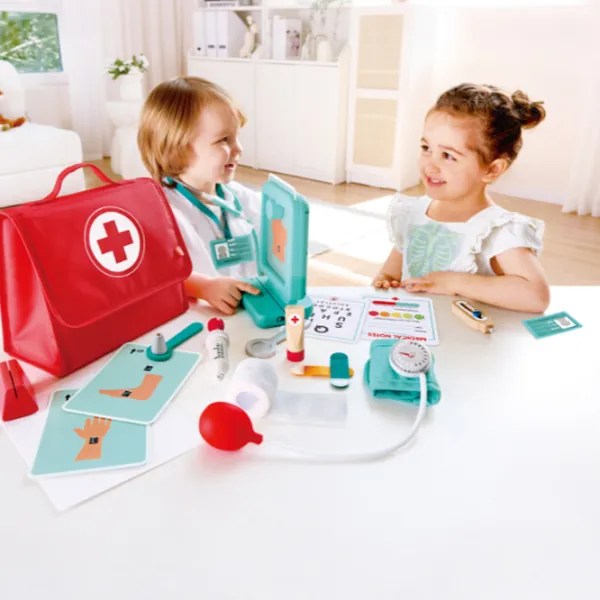 Ролевые игры Hape Little Doctor 3+ / Доктор набор photo 4