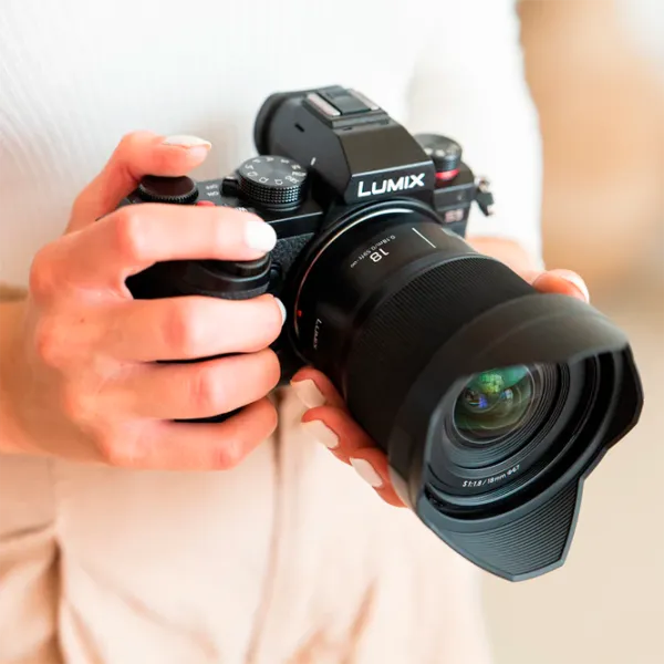 Объектив Panasonic Lumix S 18mm f/1.8 Черный photo 6