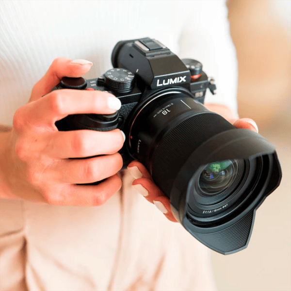 Объектив Panasonic Lumix S 18mm f/1.8 Черный photo 6