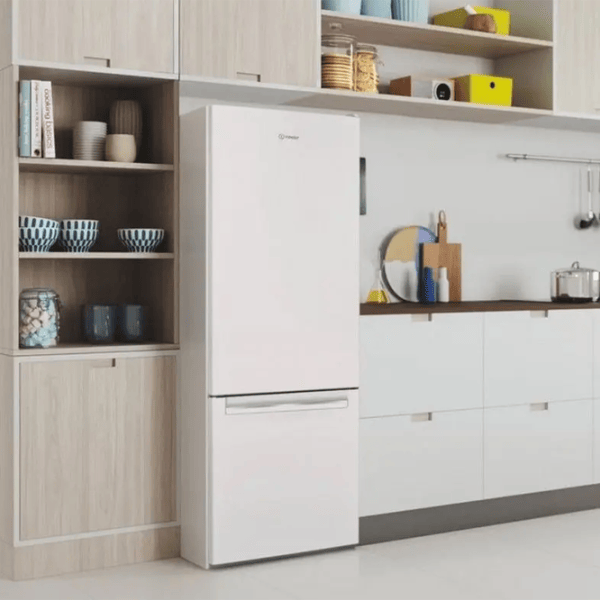 Холодильник Indesit LI6 S2E W с нижней морозильной камерой 272 л / 158.8 cm / Белый photo 3