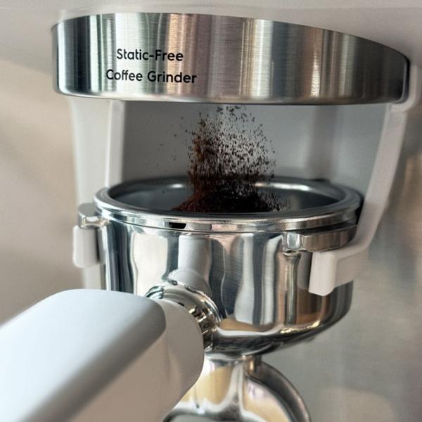 Кофемашина Electrolux E8EC1-8SW Рожковая / 3 л / Белый photo 4