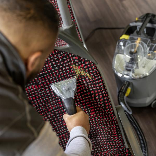 Aspirator industrial KARCHER Puzzi 8/1 1200 W / Gray photo 5
