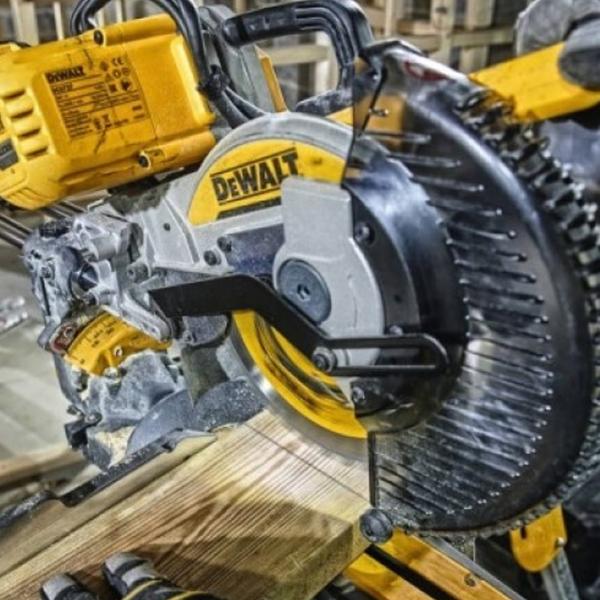 Торцовочная пила Dewalt DCS727T2 250 мм / Желтый photo 3
