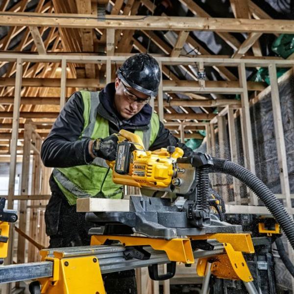 Fierăstrău pentru tăieri înclinate Dewalt DCS777N 216 mm / Yellow photo 7