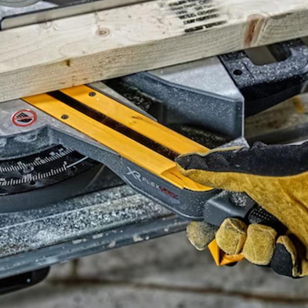 Fierăstrău pentru tăieri înclinate Dewalt DCS777T2 216 mm / Yellow photo 10