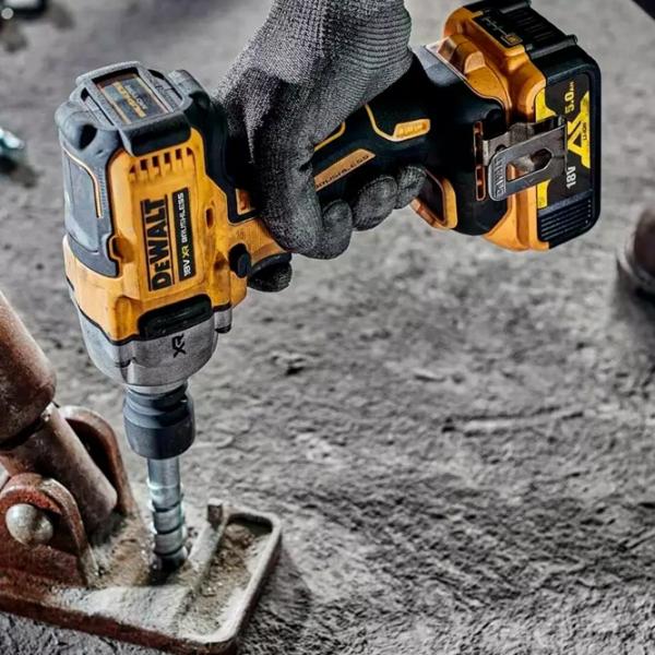 Шуруповерт Dewalt DCF892NT-XJ 2000 об/мин photo 4