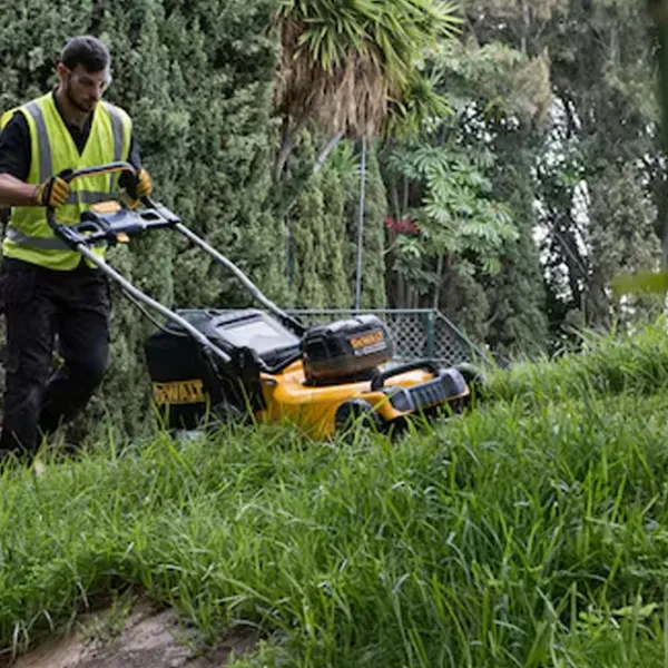 Mașină de tuns iarbă Cu acumulator Dewalt DCMW564P2 Manual photo 11