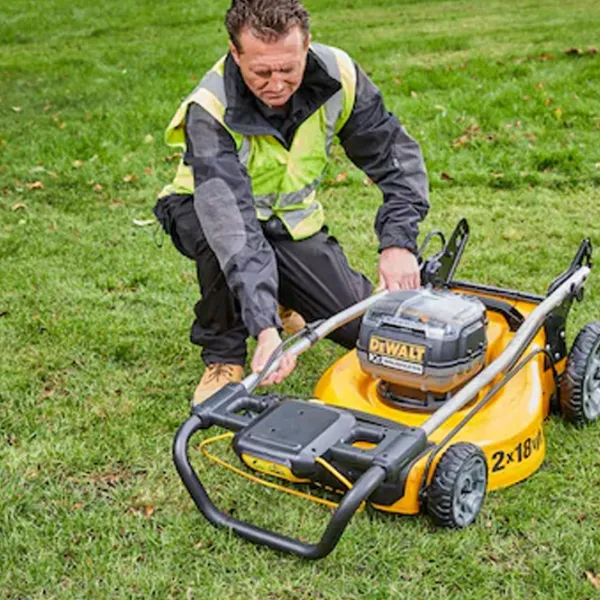 Mașină de tuns iarbă Cu acumulator Dewalt DCMW564P2 Manual photo 13