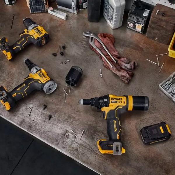 Pistol de nituit Dewalt DCF403D2GT-QW Black / Metal photo 4