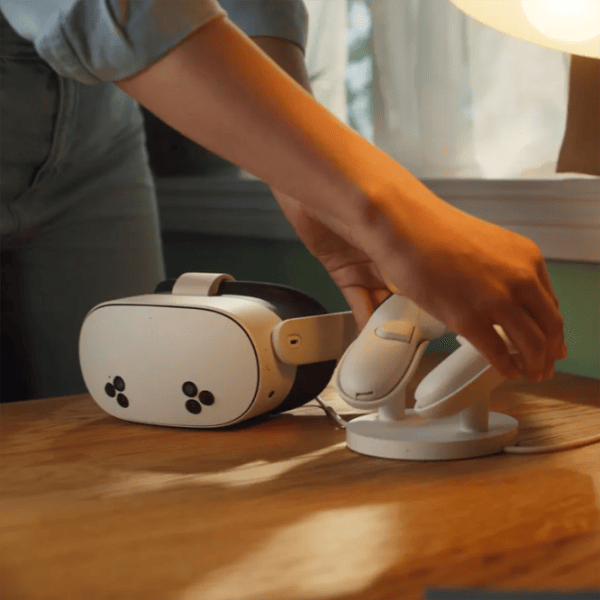 Staţie de încărcare ochelari VR şi controlere Meta Compact Charging Dock Meta Quest 3S / White photo 5