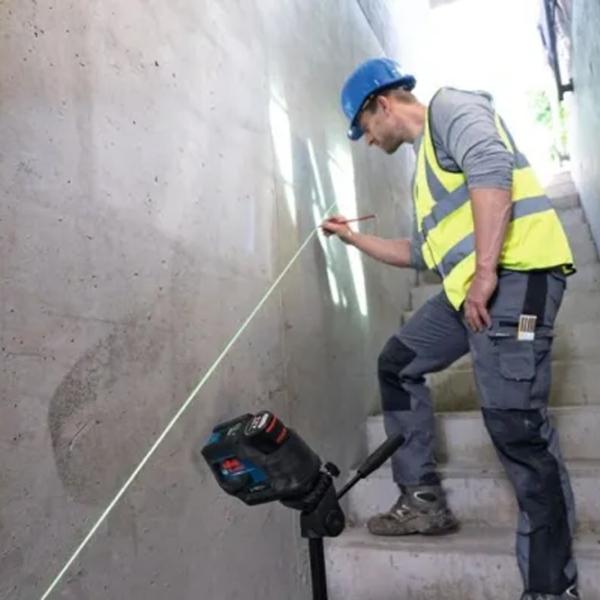 Лазерный нивелир Bosch GCL 12V-50-22 CG Линейный / Батарейки photo 4