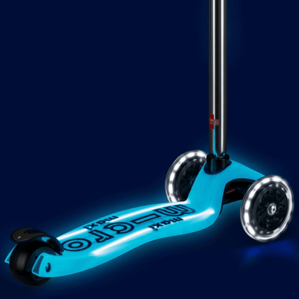 Trotinetă pentru copii cu trei roți Micro Maxi Deluxe Glow LED Plus (MMD377) 50 kg/ Blue photo 2