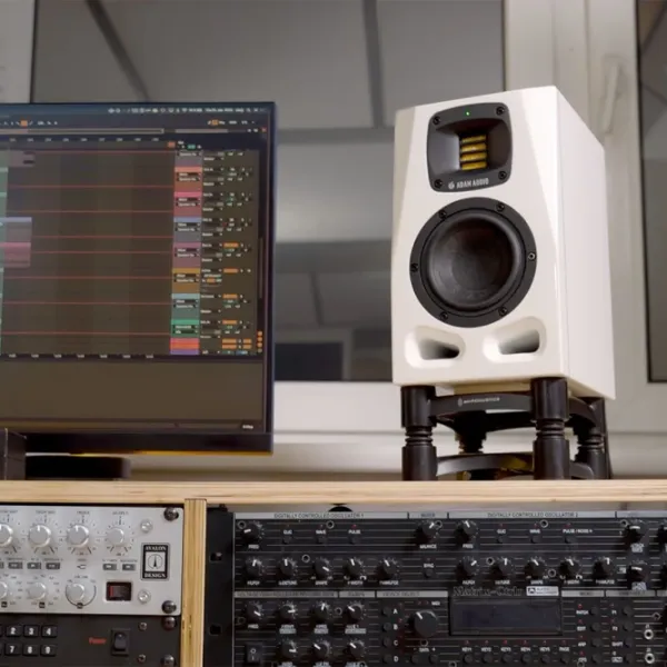 Monitor de studio Adam Audio A4V 100 dB / 300 W photo 3