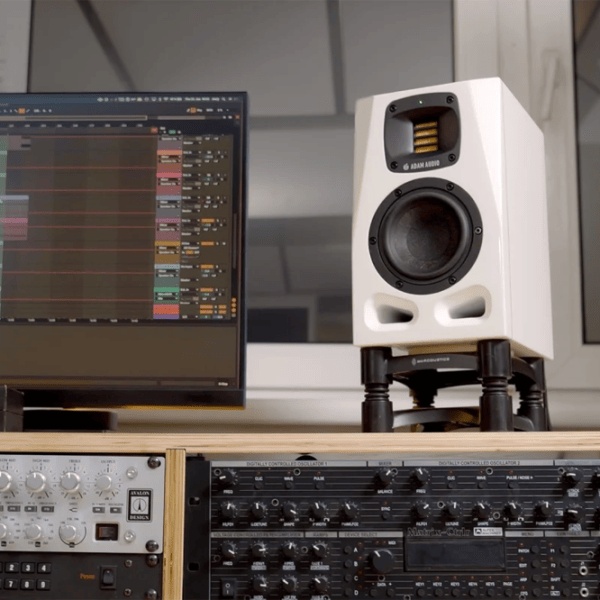 Monitor de studio Adam Audio A4V 100 dB / 300 W photo 3