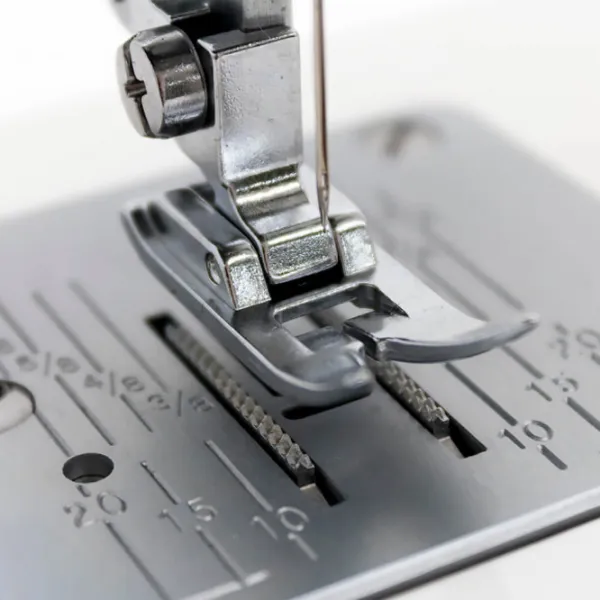 Швейная машина Janome LW-17 Электромеханическая / Белый photo 6