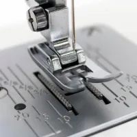 Швейная машина Janome LW-17 Электромеханическая / Белый photo 6