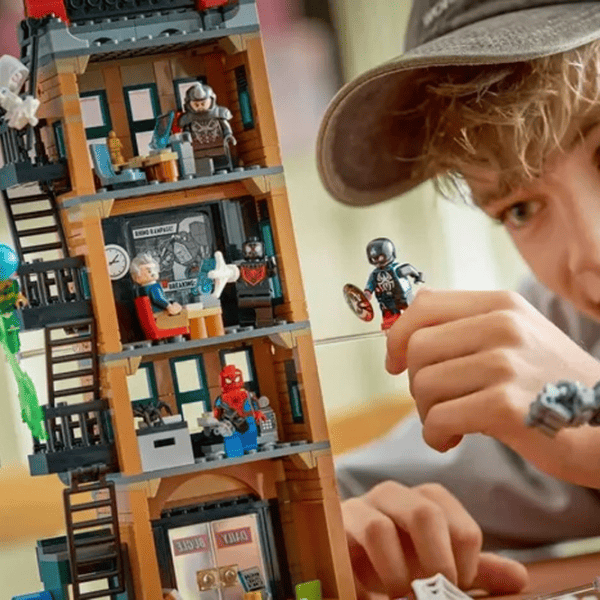 Constructor LEGO Spider-Man Vs. Mysterio: The Daily Bugle Clasic/ Multicolor photo 6