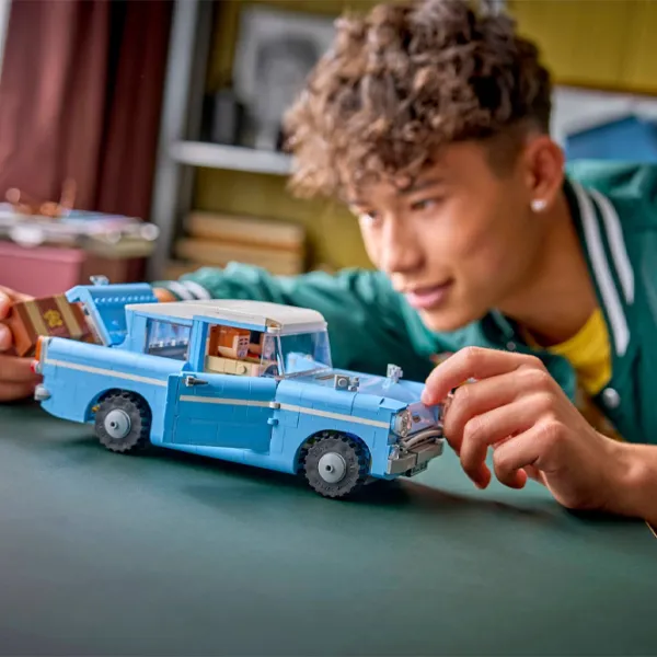 Constructor LEGO Enchanted Flying Ford Anglia Mașină/ Blue photo 8