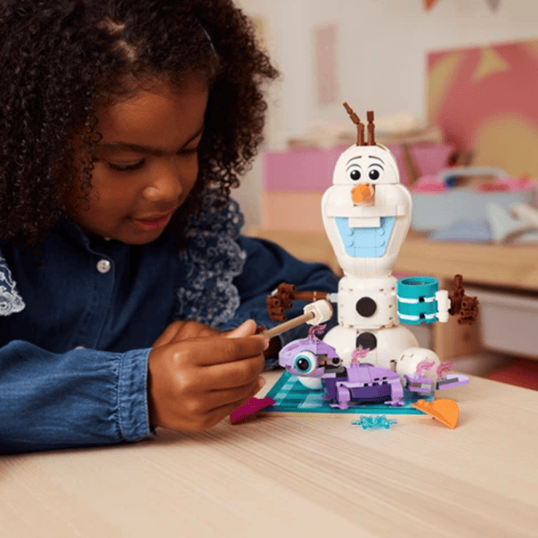 Constructor LEGO Olaf and Bruni’s Picnic Fun Personaj de film/ White photo 7